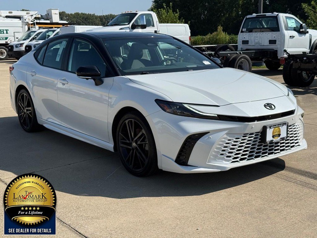 Used 2025 Toyota Camry XSE w/ Premium Plus Package FWD image 3