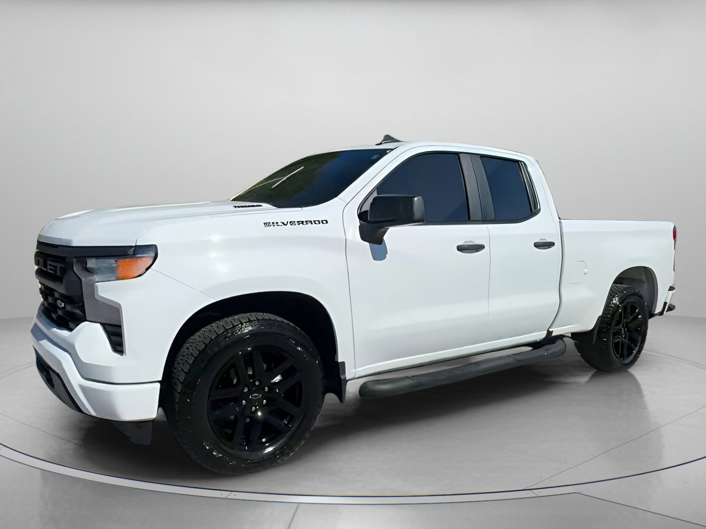 Used 2025 Chevrolet Silverado 1500 Custom w/ Turbomax Blackout Package image 5
