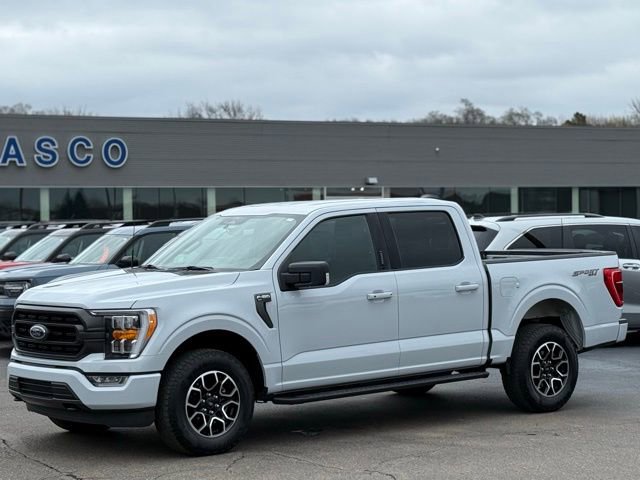 Certified 2022 Ford F150 XLT w/ Equipment Group 302A High image 32