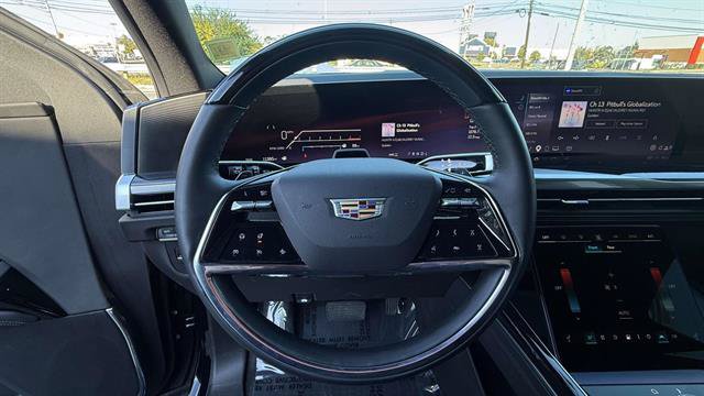 Used 2025 Cadillac Escalade ESV Sport w/ Touring Package AWD/4WD image 18
