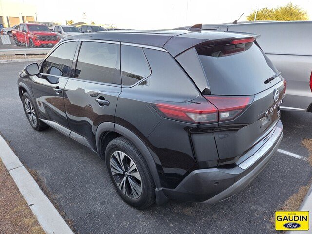 Used 2021 Nissan Rogue SV FWD image 2