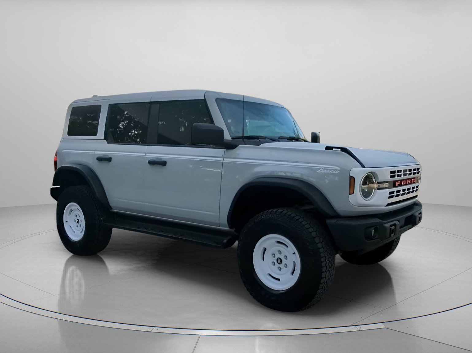 Certified 2026 Ford Bronco Heritage Edition AWD/4WD image 2
