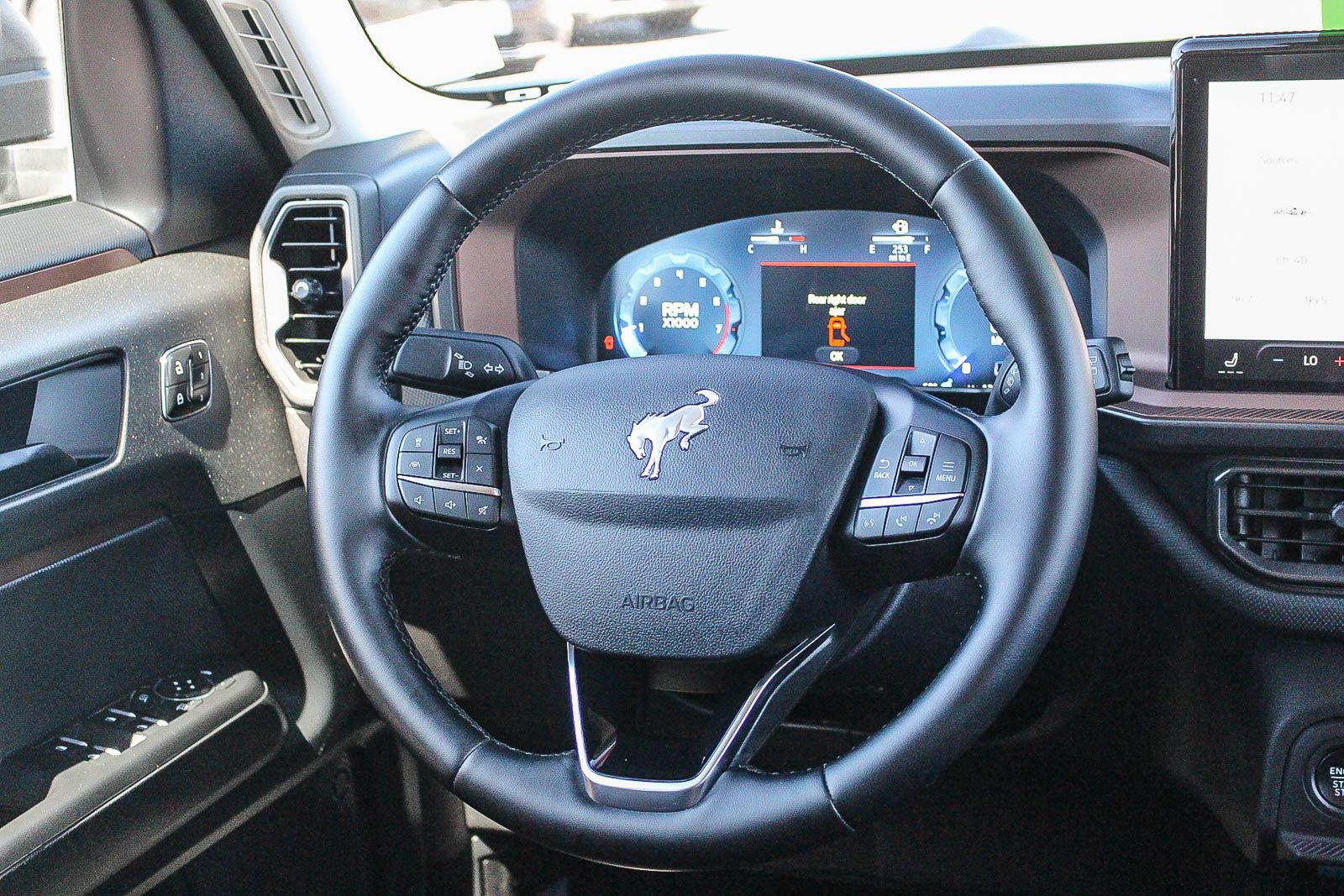 Certified 2025 Ford Bronco Sport Outer Banks w/ Outer Banks Tech Package+ AWD/4WD image 16