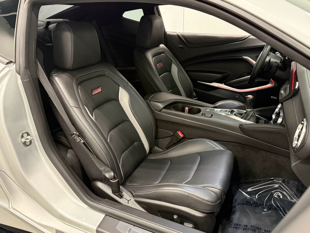 Used 2018 Chevrolet Camaro SS image 31
