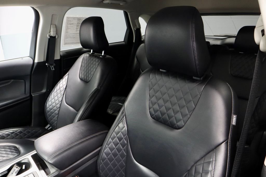 Certified 2024 Ford Edge Titanium AWD/4WD image 26