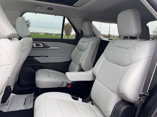 Certified 2025 Ford Explorer Platinum w/ Ultimate Package AWD/4WD image 35