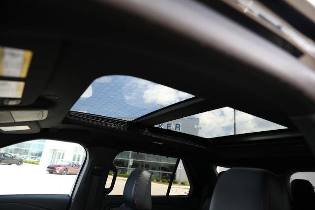 Certified 2025 Ford Explorer ST-Line w/ Premium Package image 22