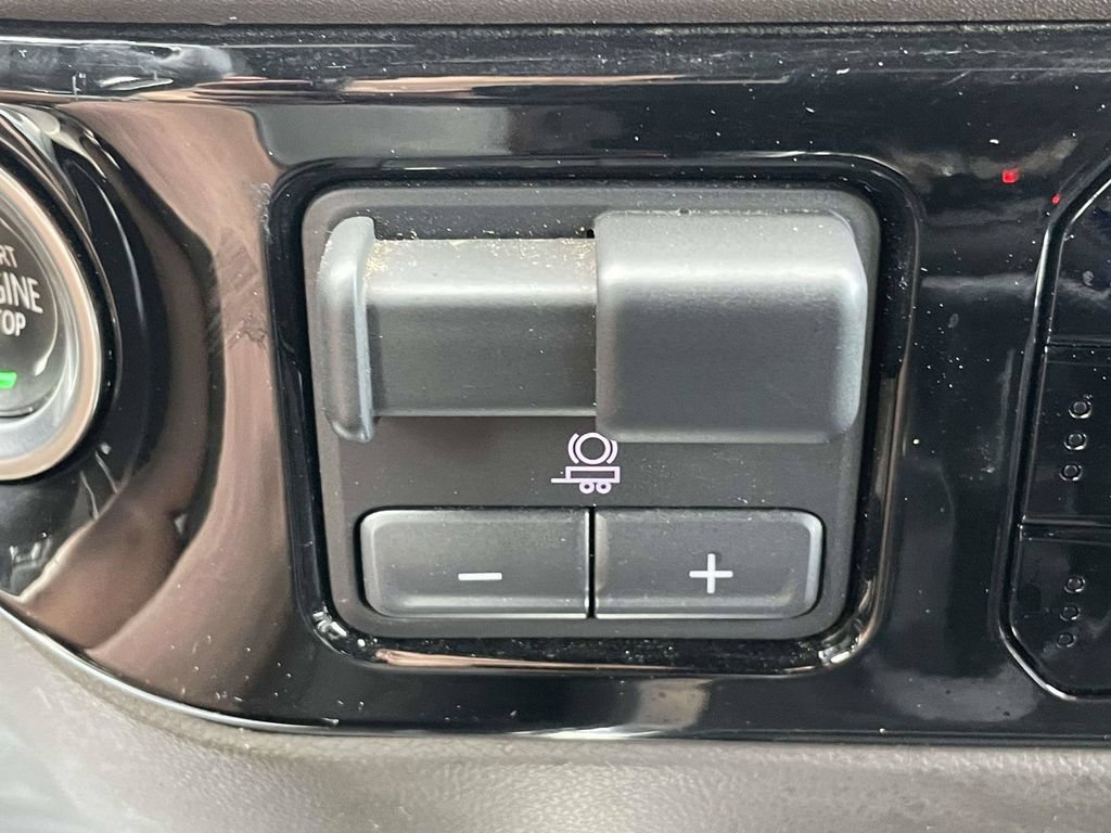 Used 2023 Chevrolet Silverado 1500 LTZ w/ LTZ Convenience Package II AWD/4WD image 23