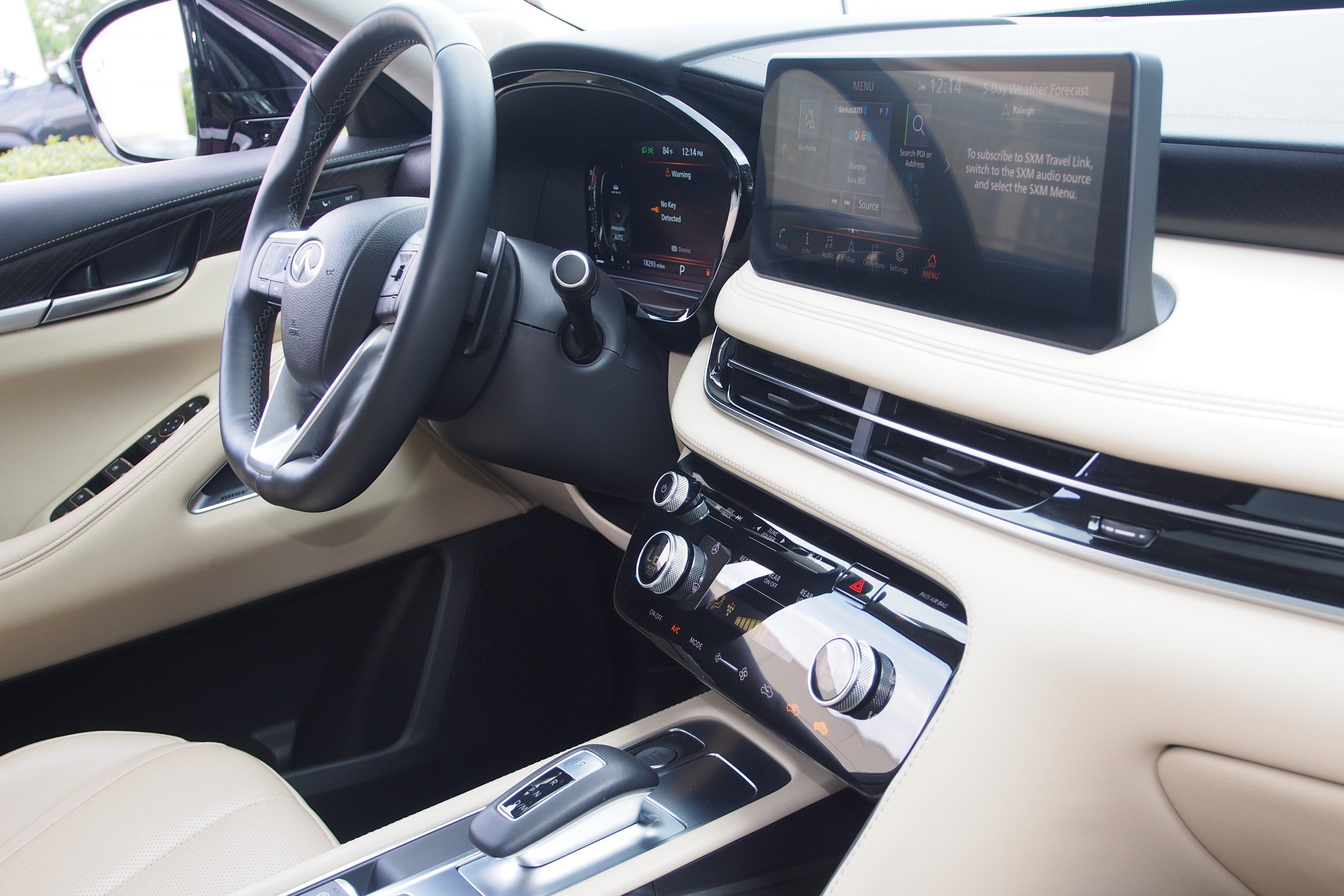 Used 2023 INFINITI QX60 Sensory w/ Cargo Package AWD/4WD image 11