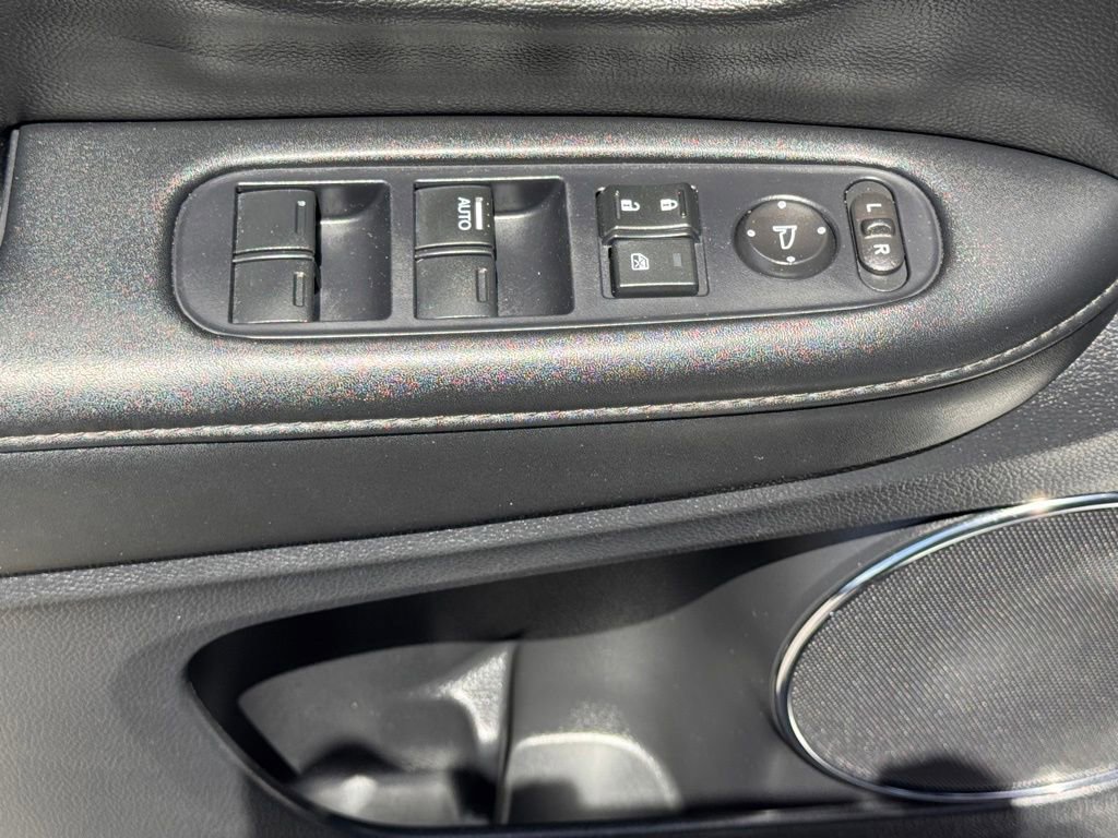 Used 2021 Honda HR-V EX-L image 16