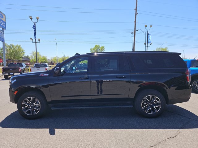 Used 2022 Chevrolet Suburban Z71 w/ Luxury Package AWD/4WD image 2