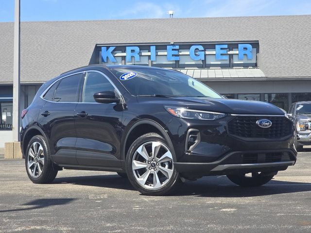 Certified 2025 Ford Escape Platinum AWD/4WD image 2