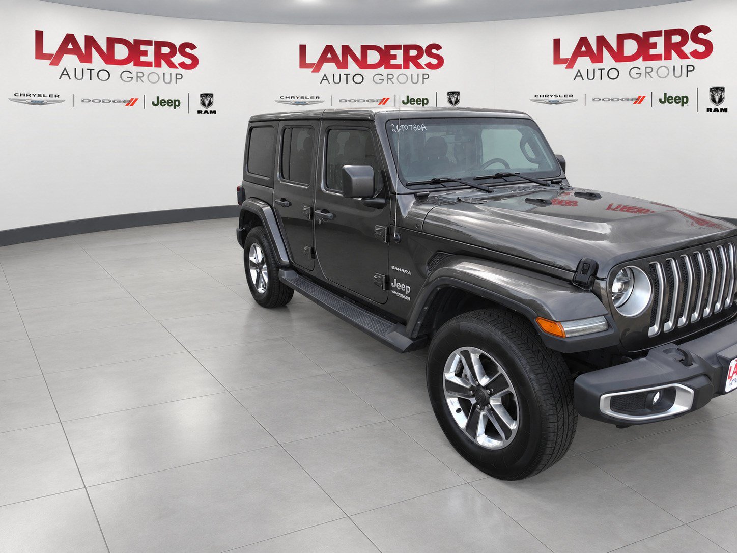 Used 2020 Jeep Wrangler Unlimited Sahara AWD/4WD image 3