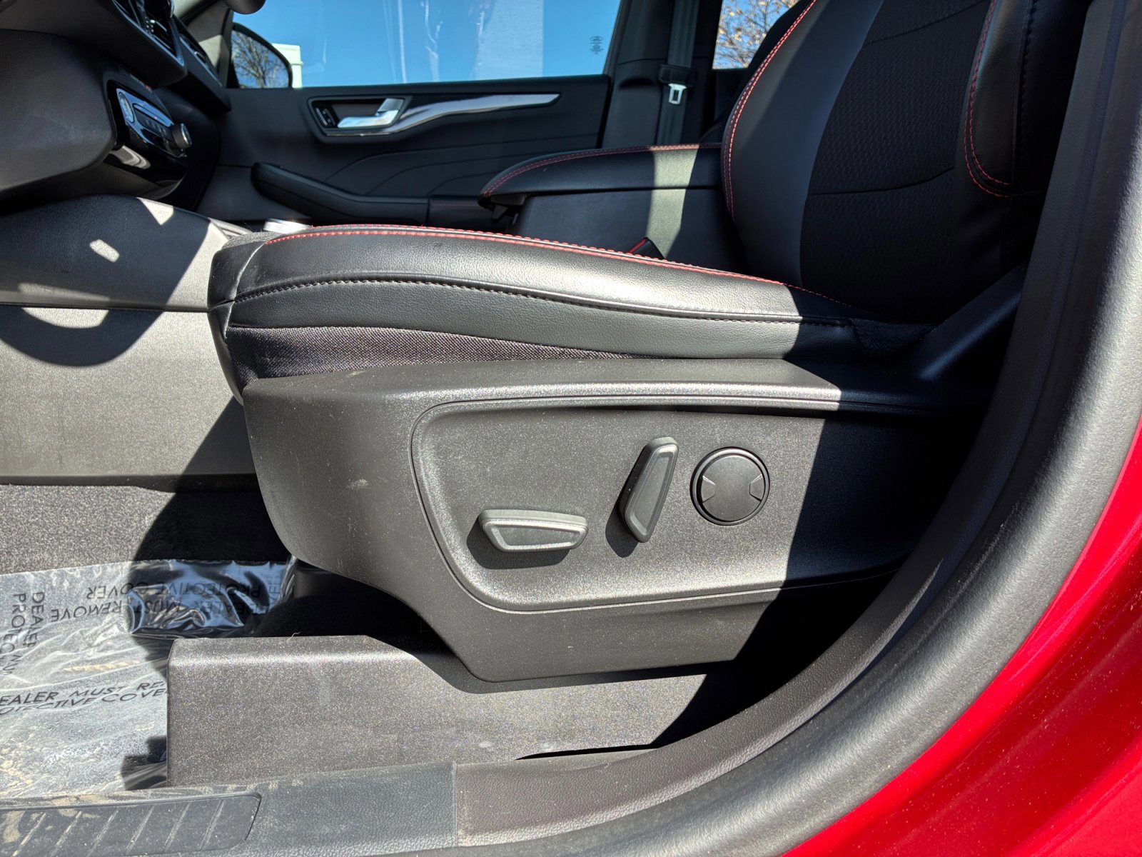 Certified 2023 Ford Escape ST-Line Select w/ Tech Pack #2 image 14