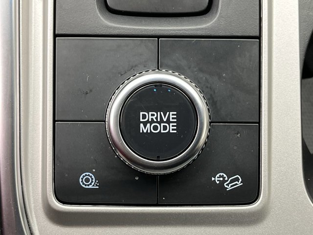 Certified 2022 Ford Explorer XLT w/ Equipment Group 202A AWD/4WD image 18