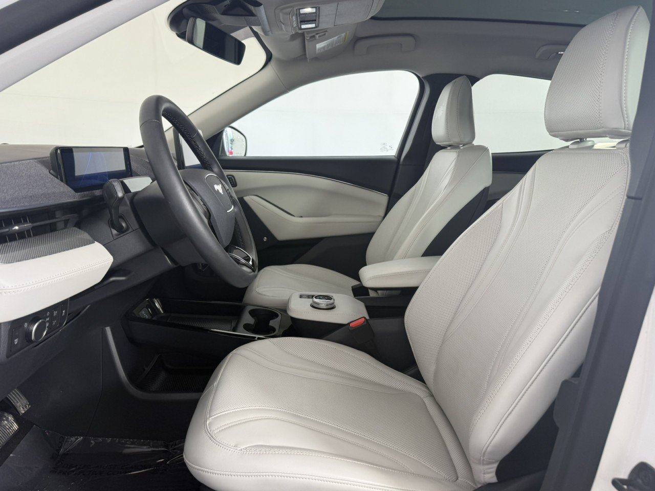 Certified 2022 Ford Mustang Mach-E Premium w/ Ice White Appearance Package AWD/4WD image 14