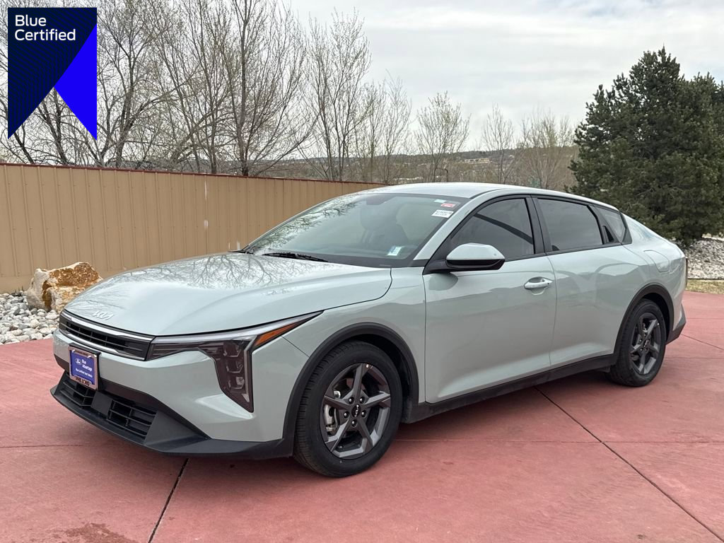 Used 2025 Kia K4 LXS image 1