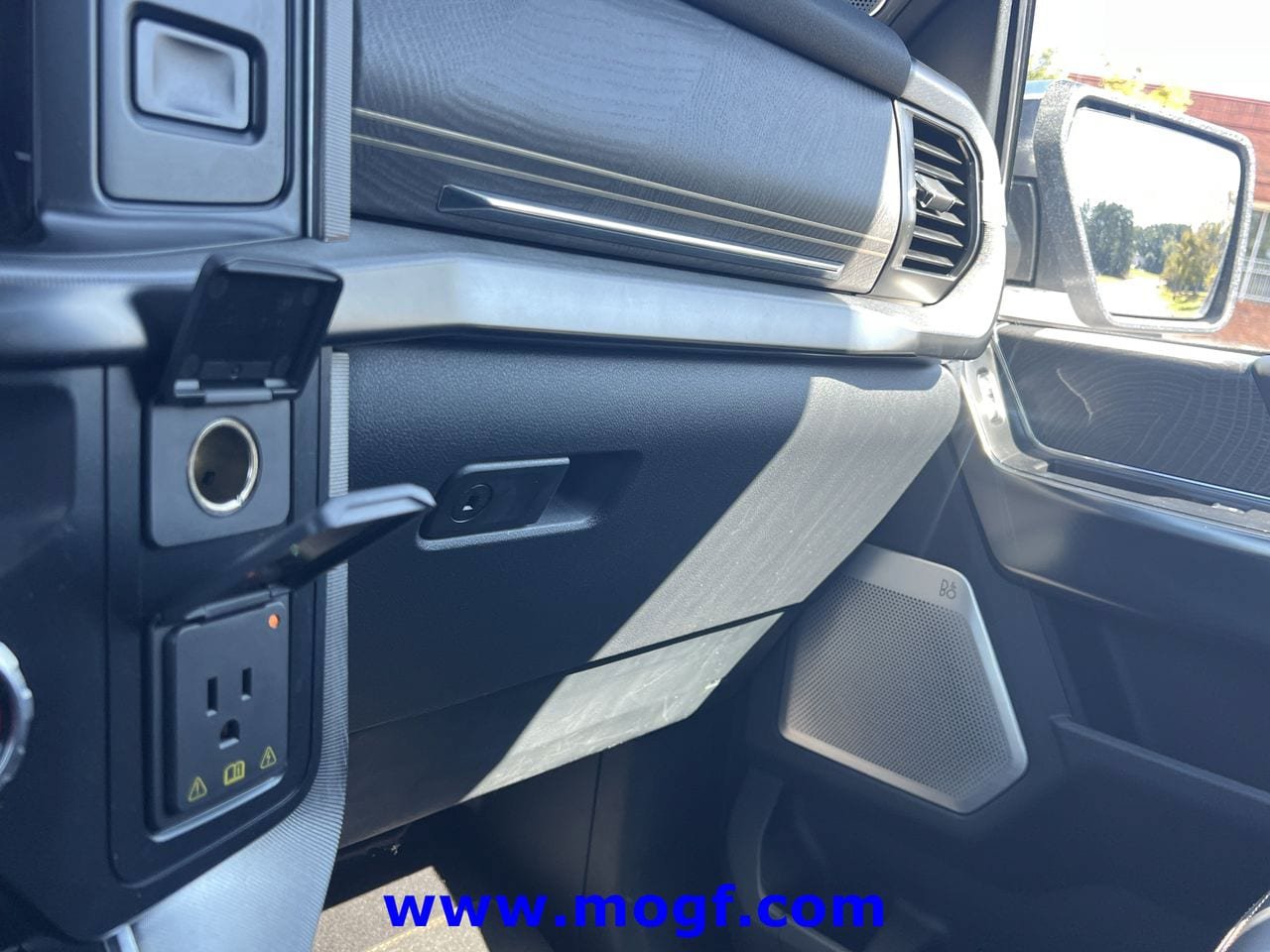 Certified 2023 Ford F150 Platinum w/ Equipment Group 701A High AWD/4WD image 12