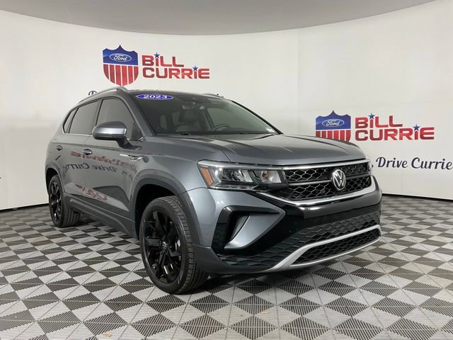 Used 2023 Volkswagen Taos SE image 1
