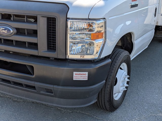 Certified 2024 Ford E-450 and Econoline 450 Super Duty w/ Power Windows & Locks Group RWD image 10