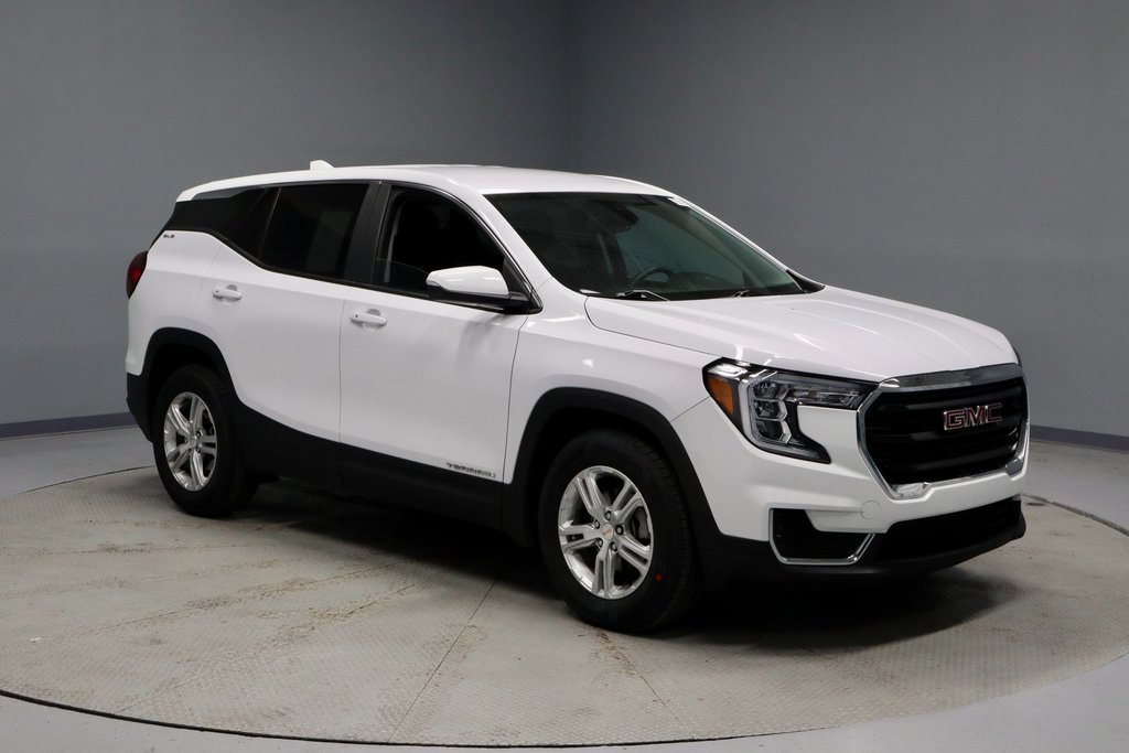 Used 2023 GMC Terrain SLE w/ LPO, Floor Liner Package image 1