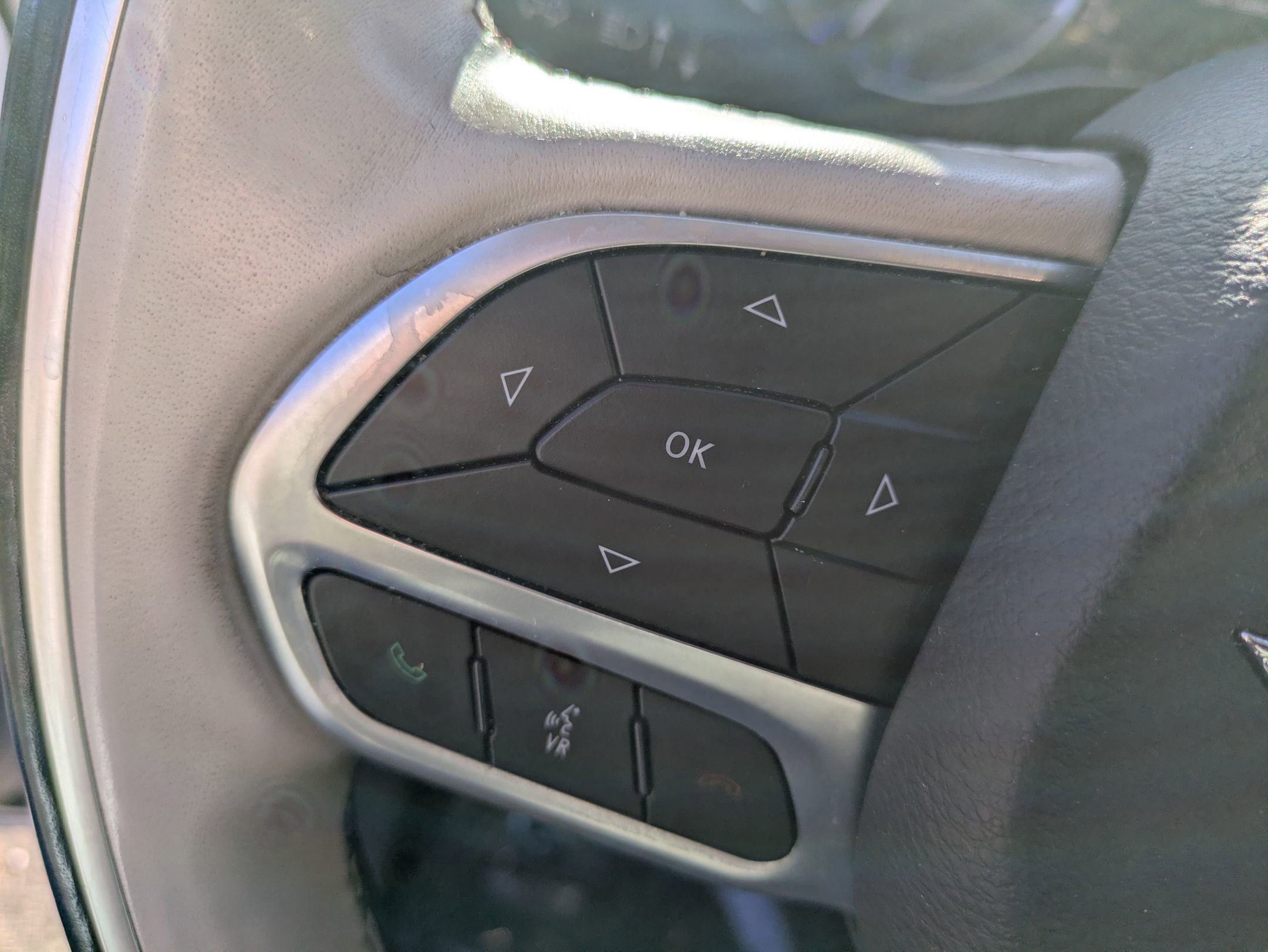 Used 2020 Chrysler Pacifica Limited image 16