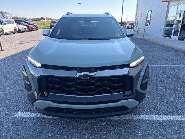 Used 2025 Chevrolet Equinox ACTIV AWD/4WD image 3