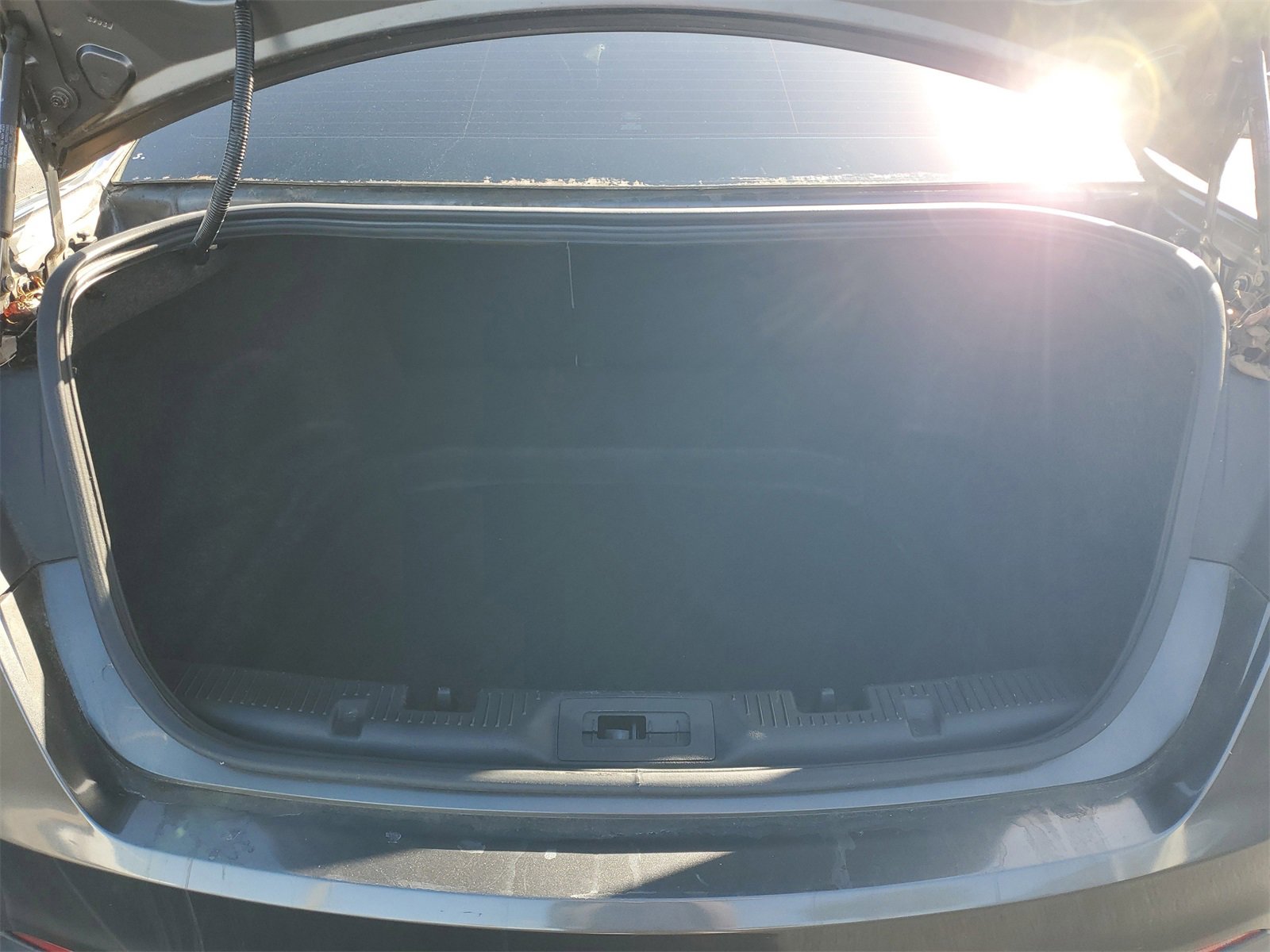 Certified 2017 Ford Taurus SE image 8