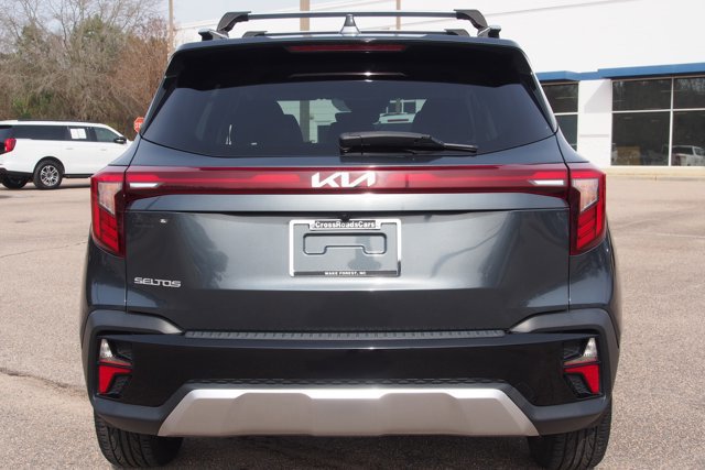 Used 2024 Kia Seltos EX image 4