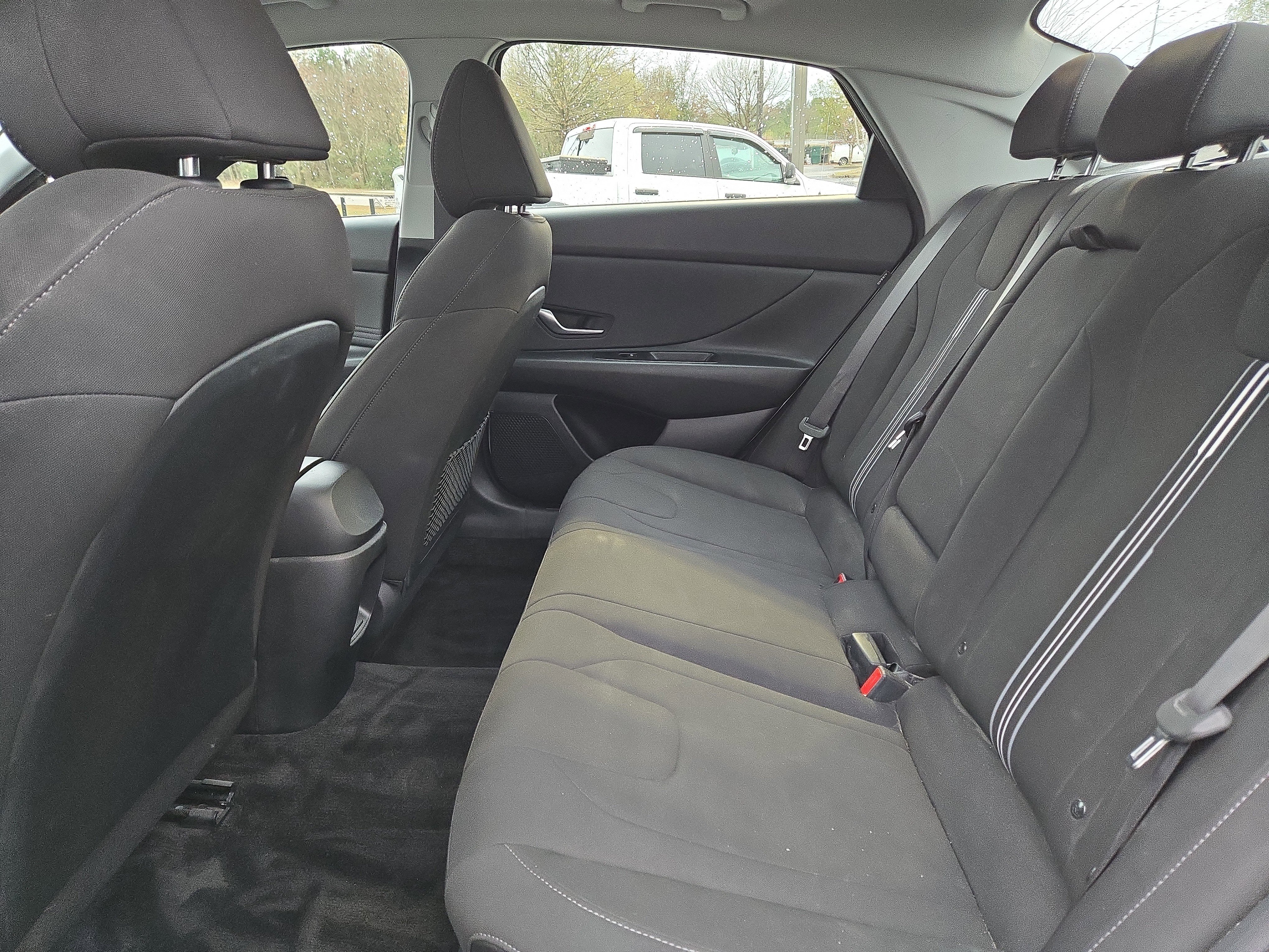 Used 2025 Hyundai Elantra SEL image 11