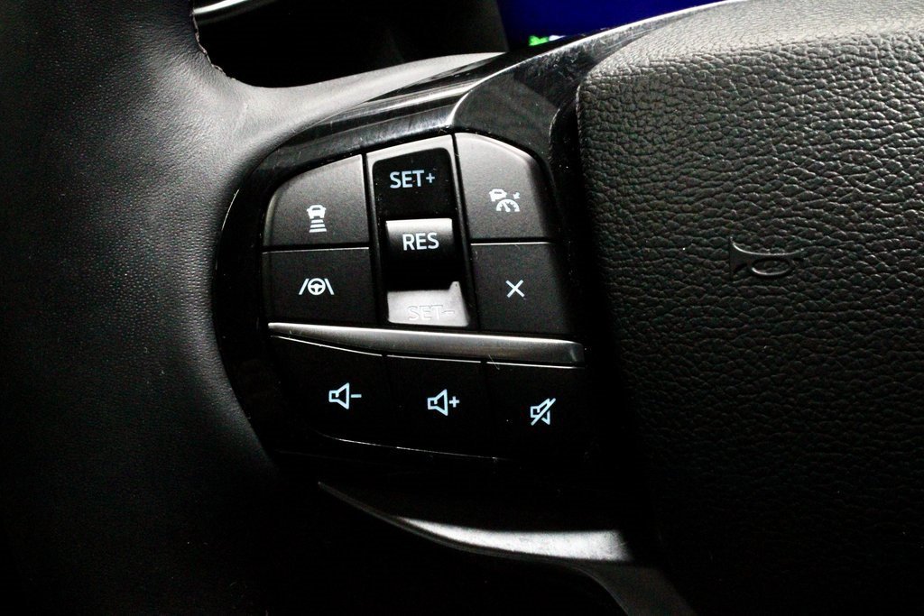 Certified 2022 Ford Explorer Platinum w/ Equipment Group 601A image 32