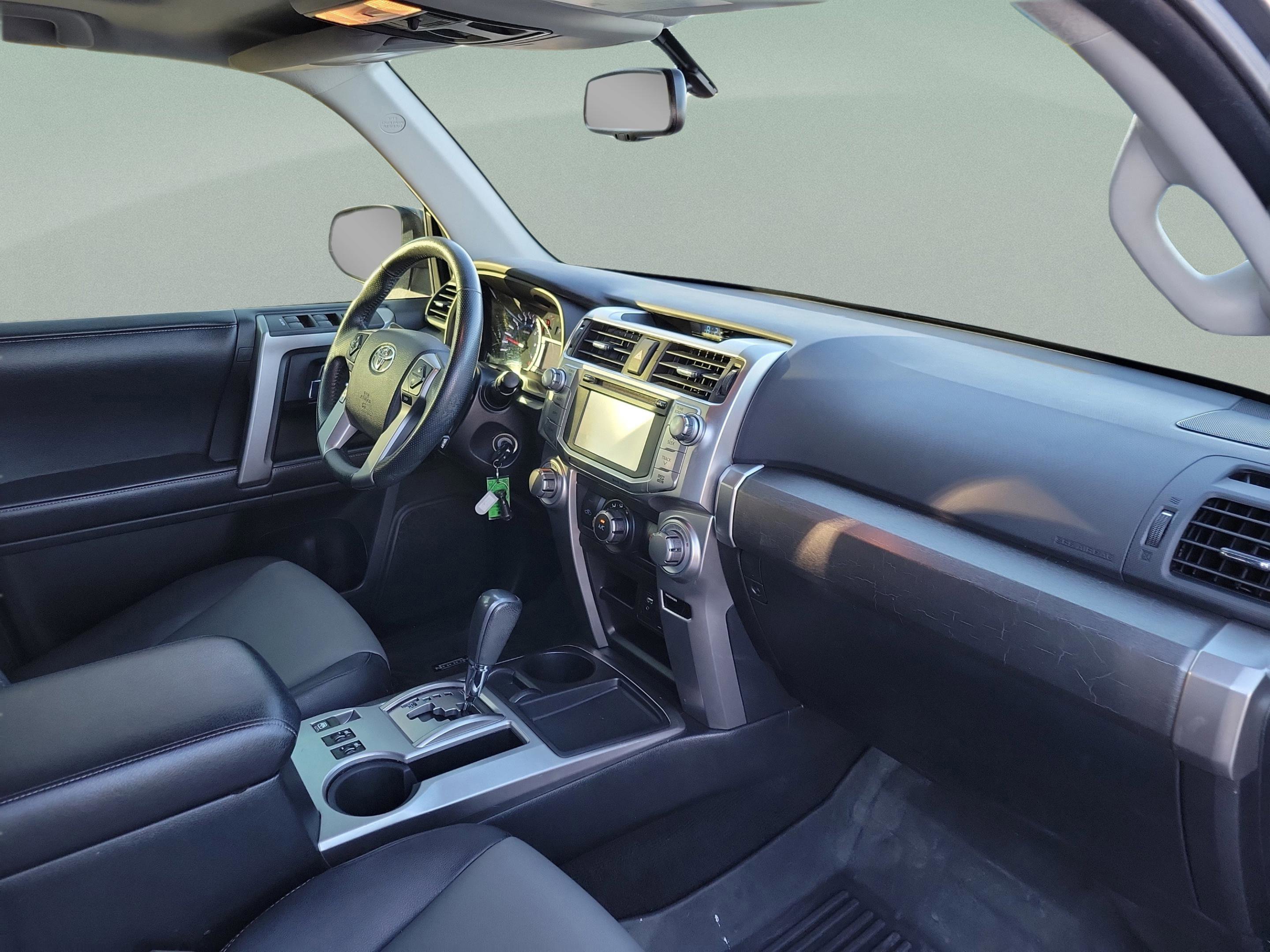 Used 2017 Toyota 4Runner SR5 Premium image 30