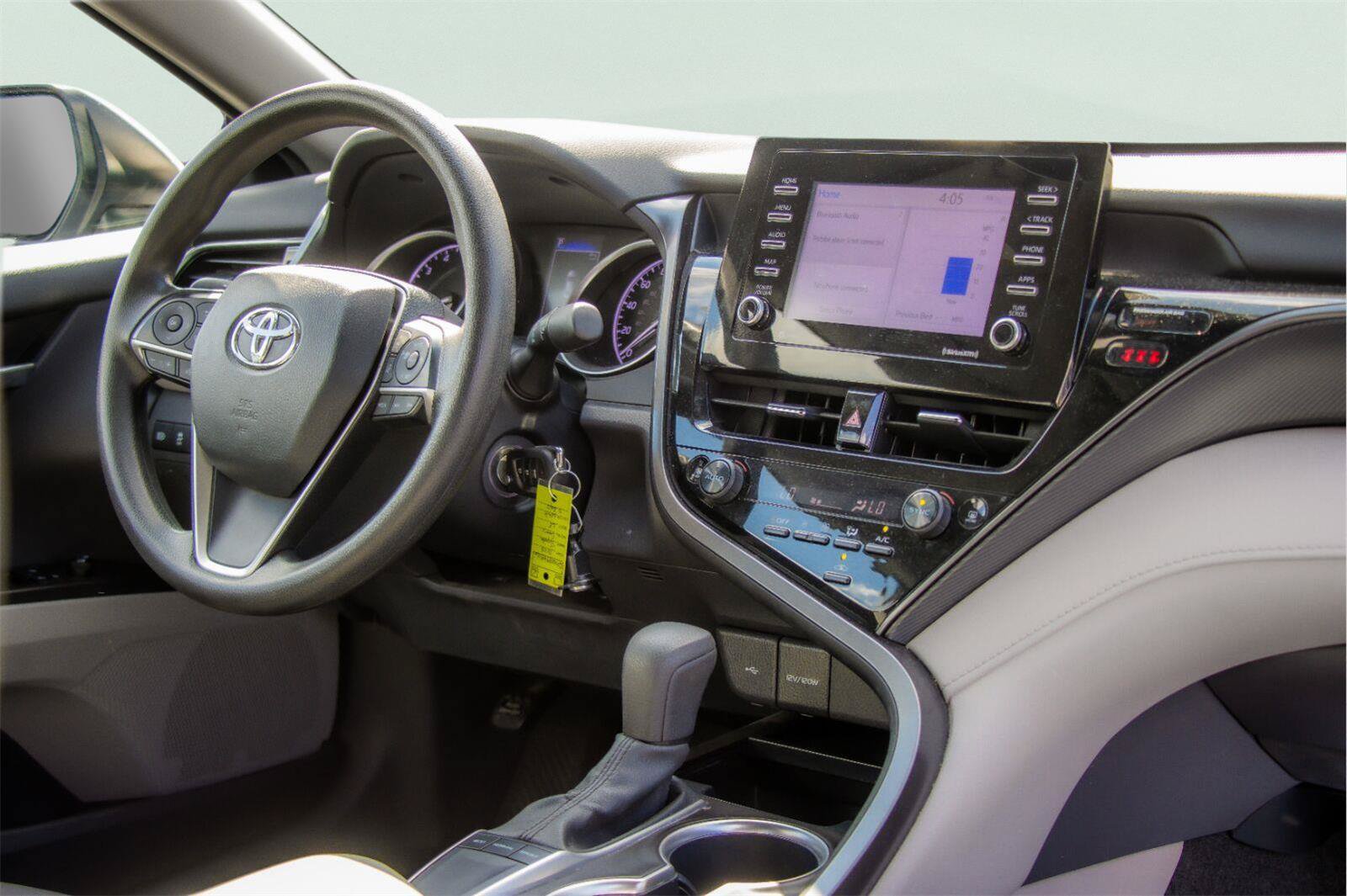Used 2023 Toyota Camry LE FWD image 5