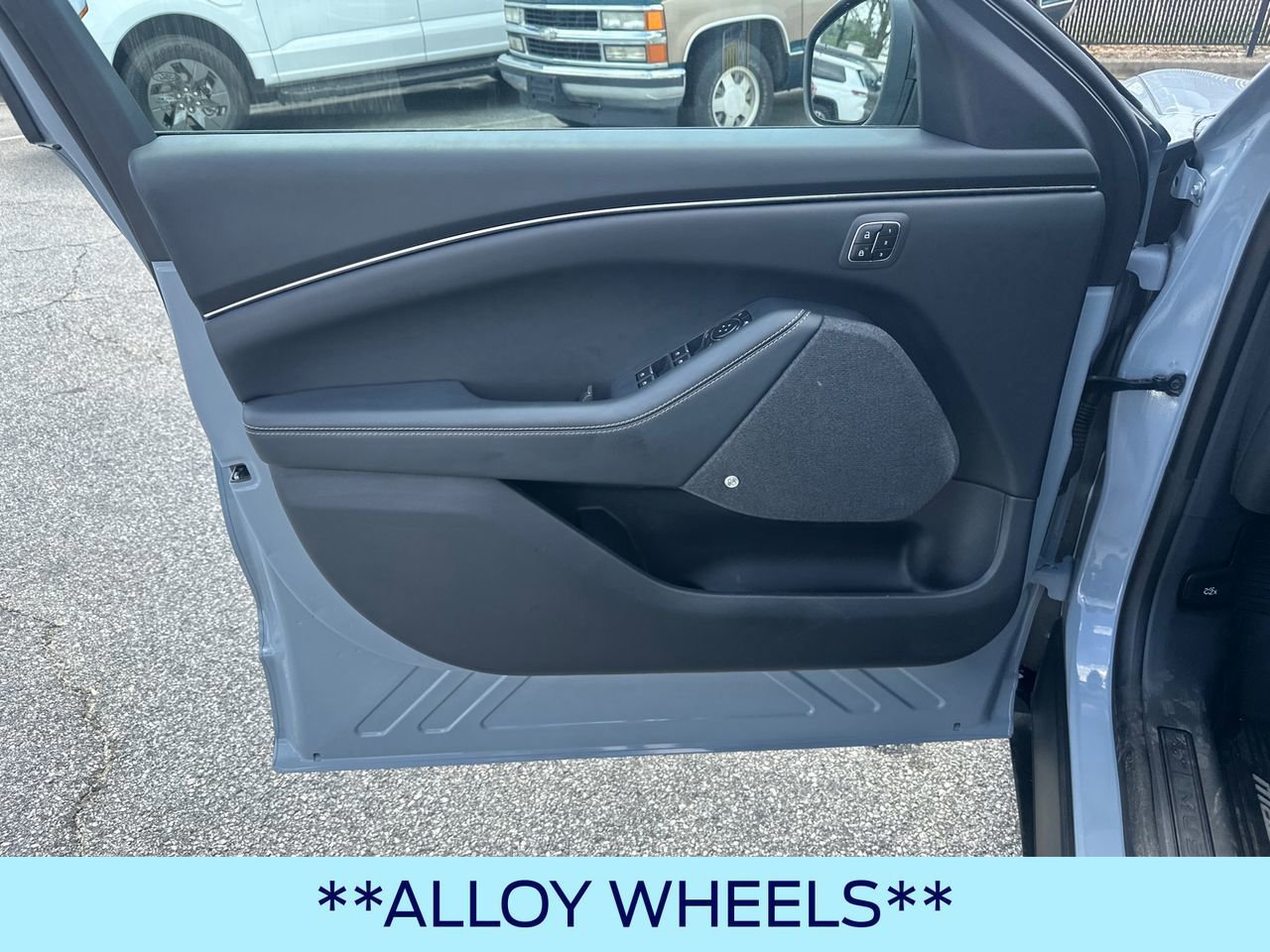 Certified 2025 Ford Mustang Mach-E Premium image 11