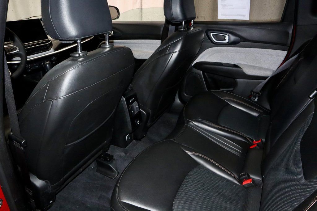 Used 2023 Jeep Compass Latitude image 20