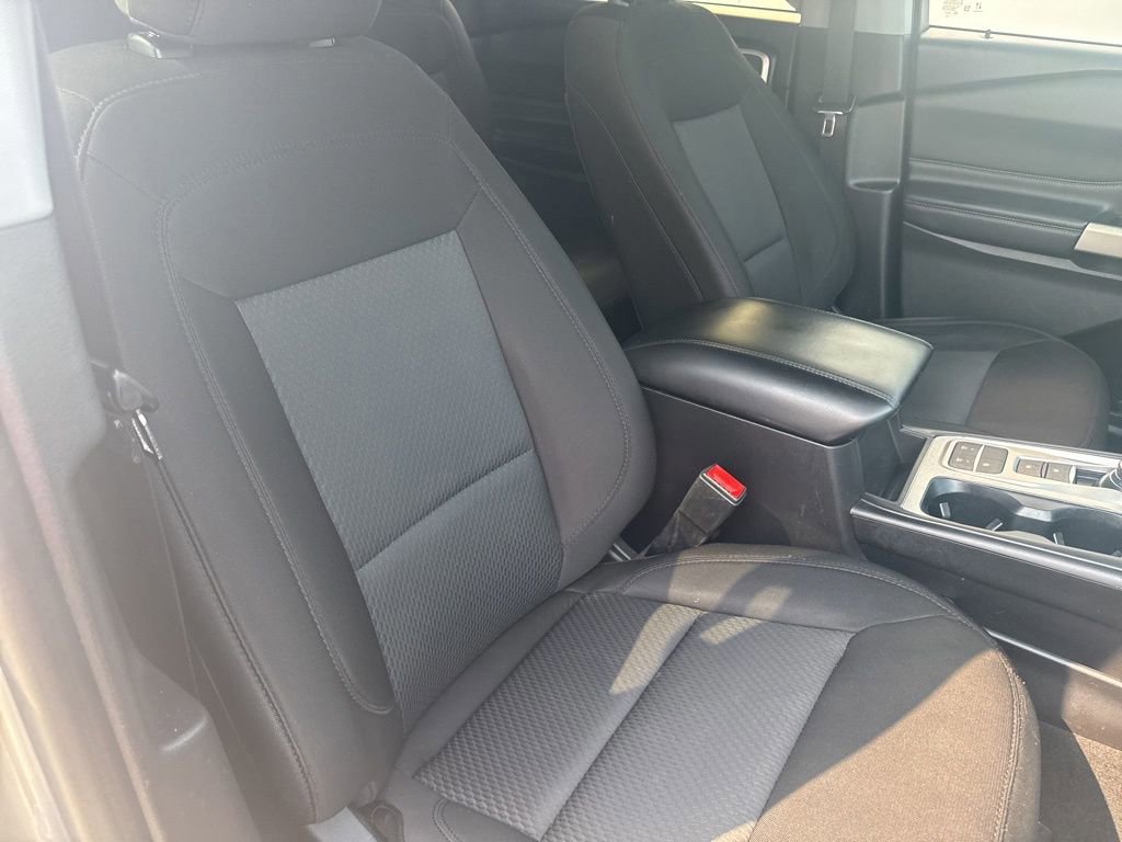 Certified 2022 Ford Explorer XLT RWD image 32