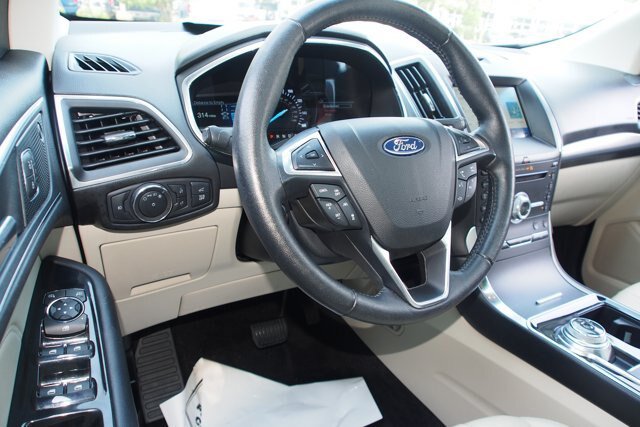Certified 2019 Ford Edge Titanium w/ Equipment Group 301A AWD/4WD image 16