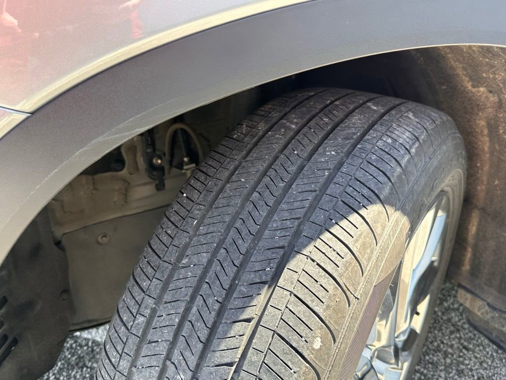 Used 2024 Toyota Highlander Limited AWD/4WD image 9