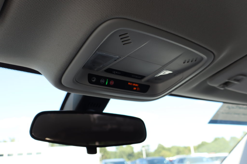 Used 2020 Chevrolet Traverse LS AWD/4WD image 26