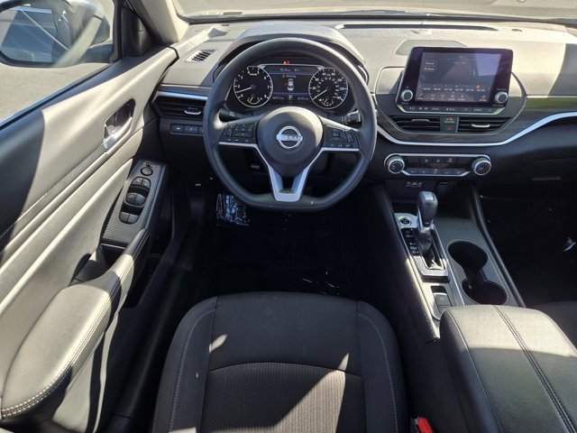 Used 2025 Nissan Altima 2.5 SV AWD/4WD image 12