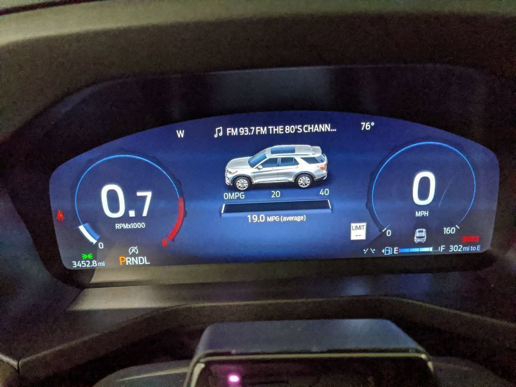 Certified 2025 Ford Explorer Platinum w/ Ultimate Package AWD/4WD image 35