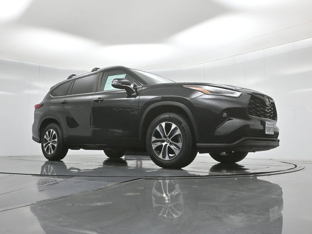 Used 2023 Toyota Highlander XLE image 51