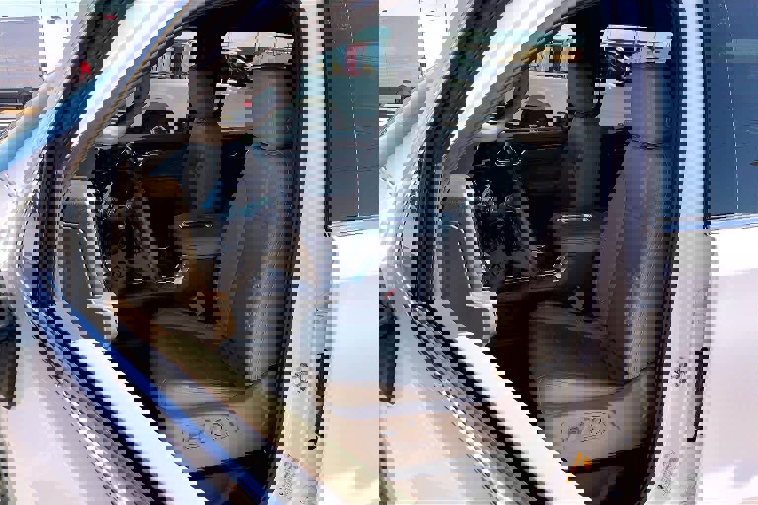 Used 2022 GMC Sierra 1500 SLT w/ SLT Convenience Package image 7