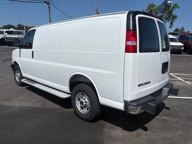 Used 2025 GMC Savana 2500 w/ Driver Convenience Package RWD image 5