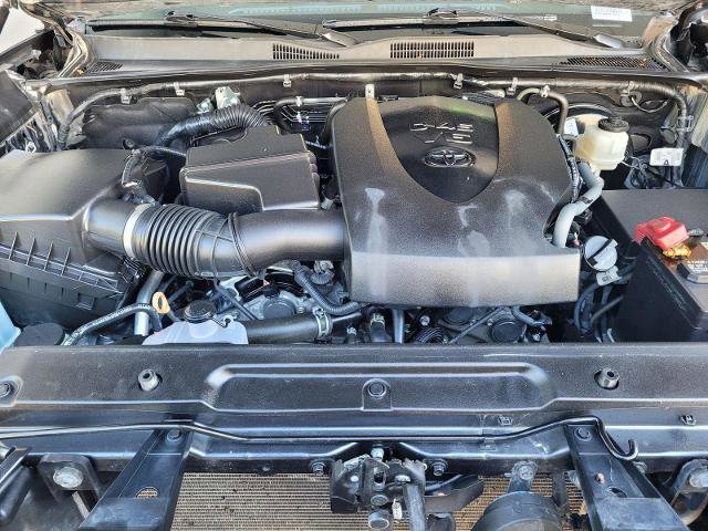 Used 2022 Toyota Tacoma TRD Sport AWD/4WD image 36