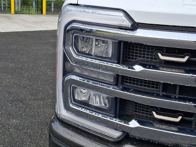 Certified 2023 Ford F250 King Ranch AWD/4WD image 9