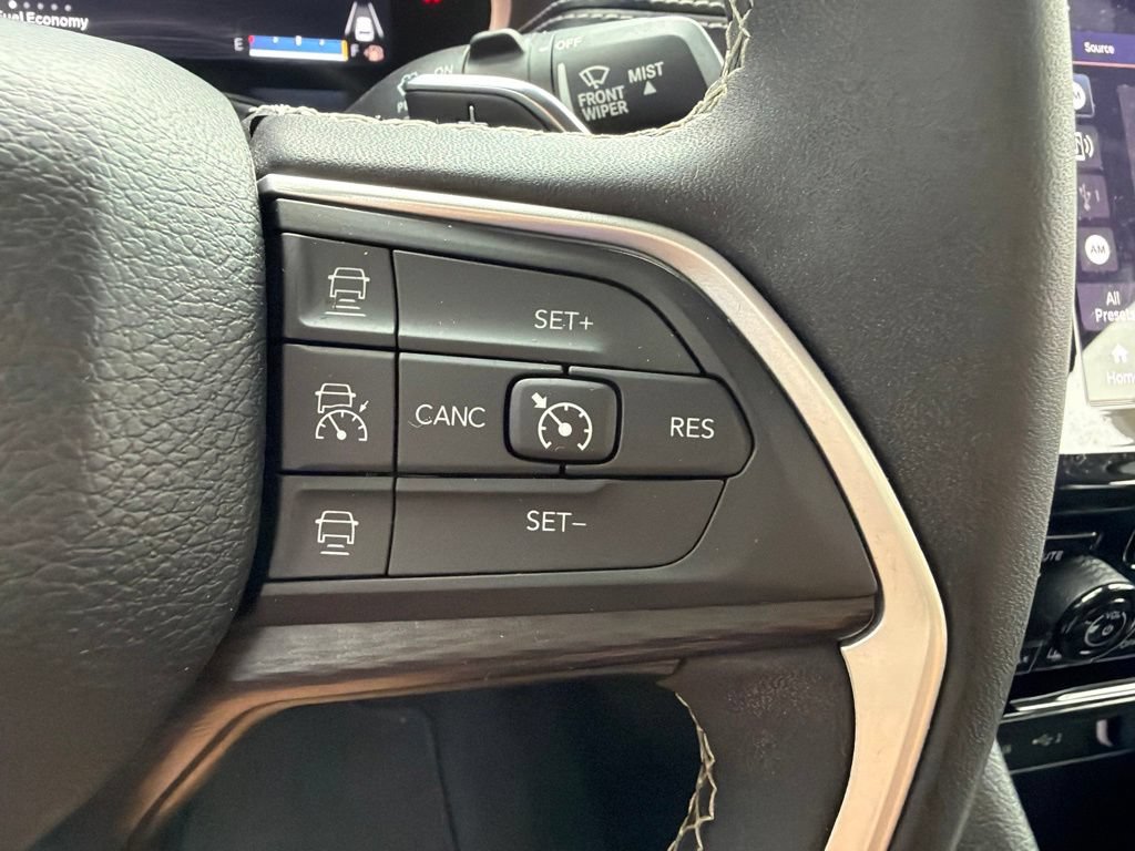 Used 2023 Jeep Grand Cherokee L Laredo RWD image 28