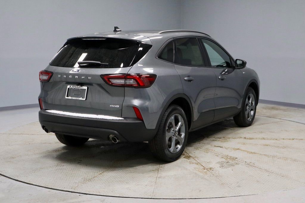 Certified 2025 Ford Escape ST-Line image 5