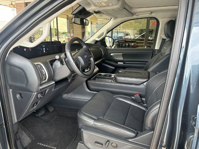 Certified 2025 Ford Expedition Max Platinum w/ Driver's Package AWD/4WD image 9