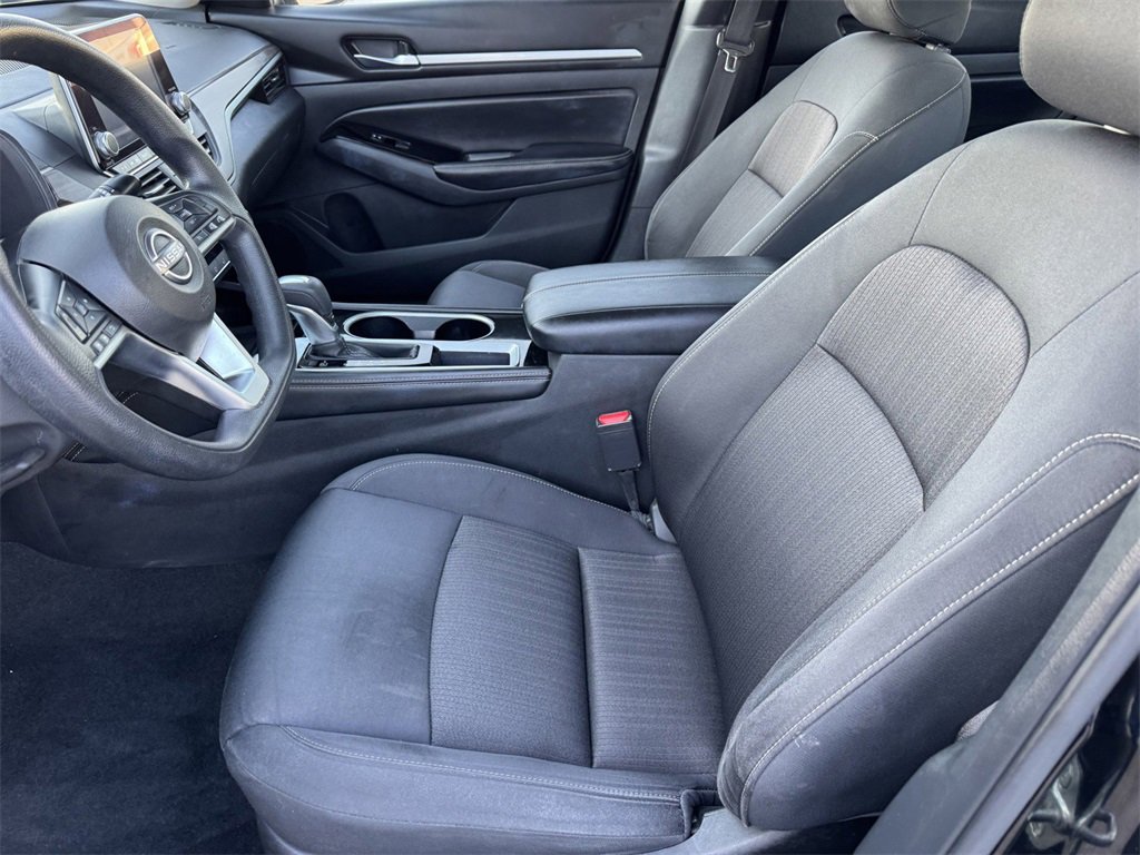 Used 2023 Nissan Altima 2.5 SV image 10